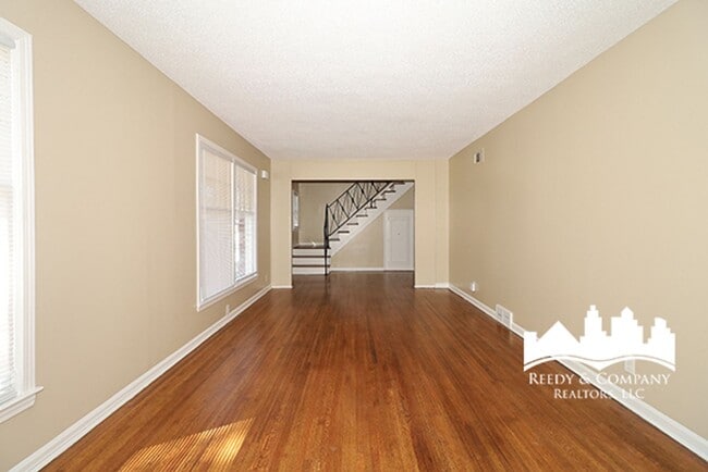 Building Photo - 2010 Tammwood Dr