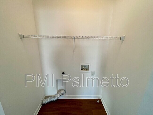 Building Photo - 944 Schofield Ln