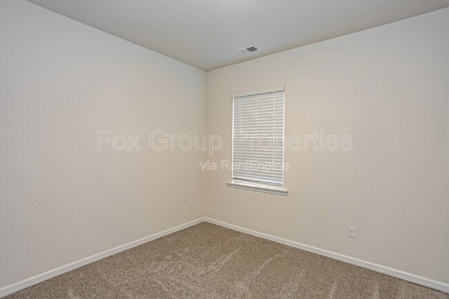 Building Photo - 173 Calvin Crk Dr
