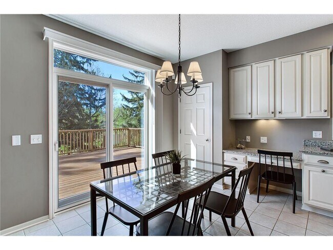 Building Photo - 1579 Stoneridge Cir