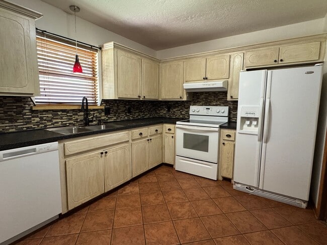 Building Photo - 4823 SE Tattershall Way