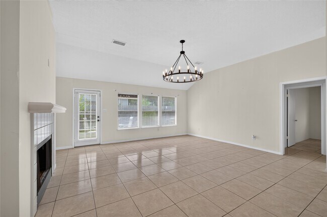 Building Photo - 19635 Vernier Woods Ln