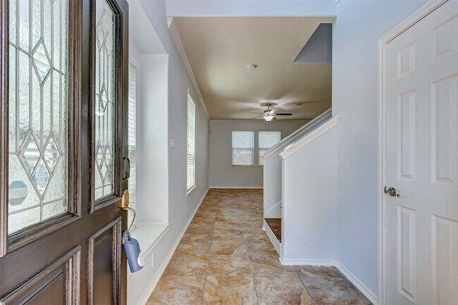Building Photo - 6451 Calgary Woods Ln