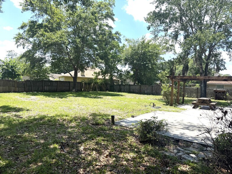 Building Photo - 3956 Cedar Cove Ln
