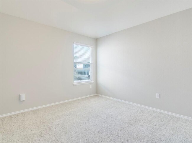 Building Photo - 9011 Pin Brush Dr