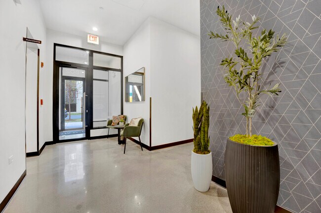 Building Photo - 1802 W Berenice Ave