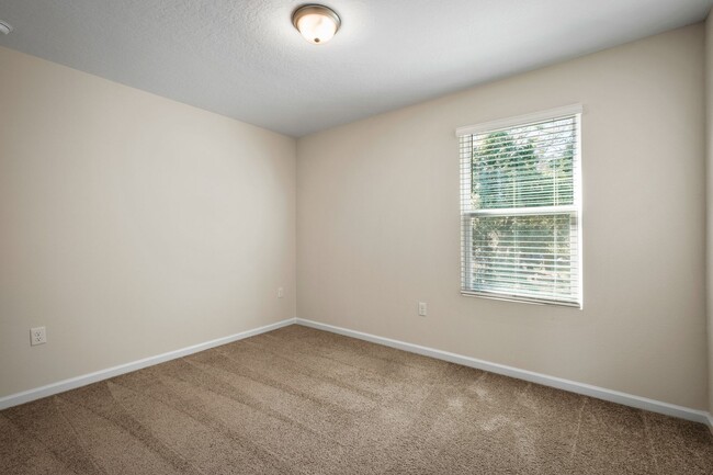 Building Photo - ***AVAILABLE SOON*** 4/3 with Bonus Room i...