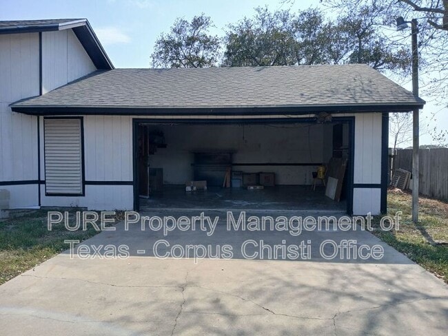 Building Photo - 4033 Sandy Hollow Creek Dr