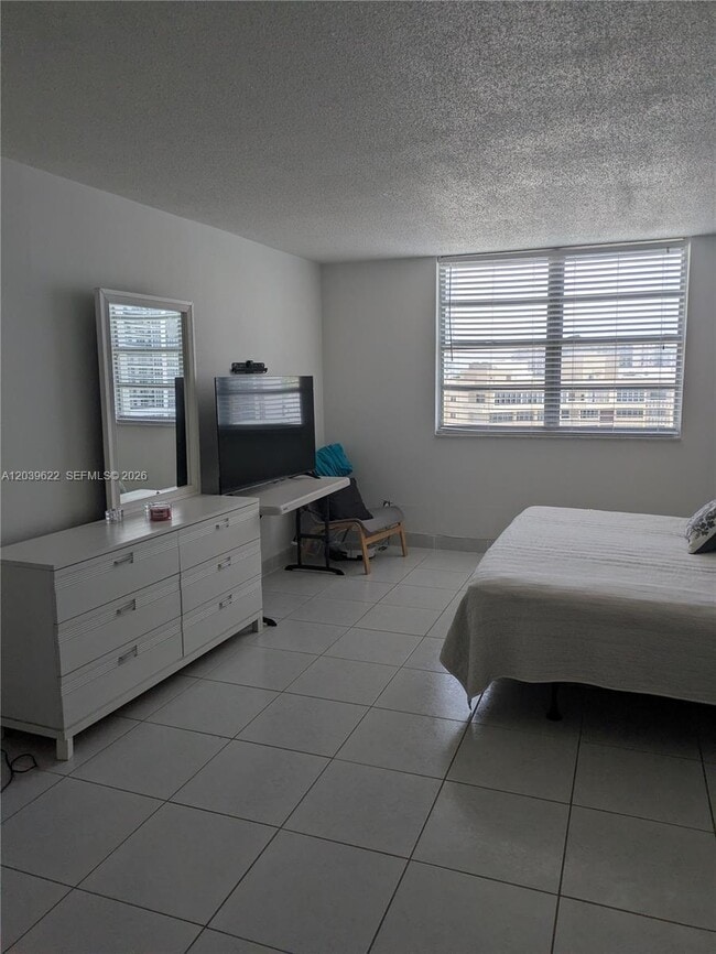 Building Photo - 1849 S Ocean Dr