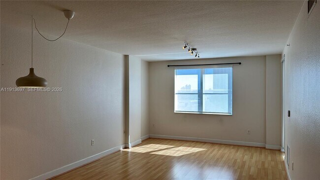 Building Photo - 1830 Radius Dr