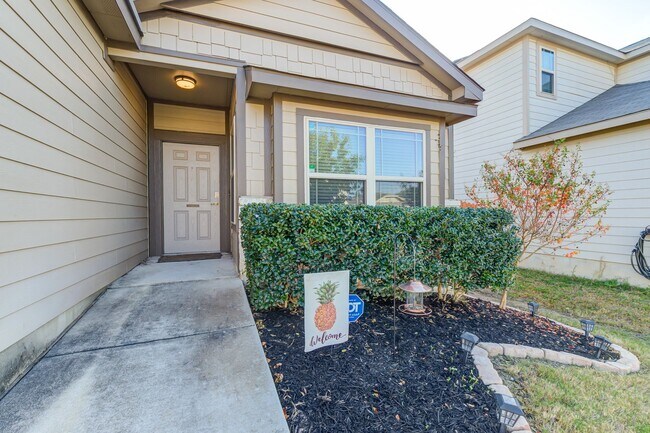 Building Photo - New one story rental home in NE San Antonio available for asap move in.