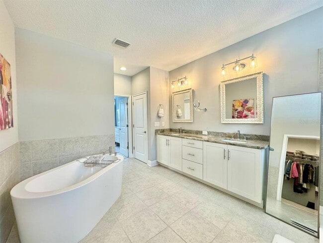 Building Photo - 816 W Adalee St