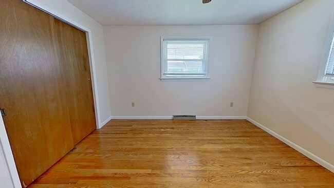 Building Photo - Single Family Home