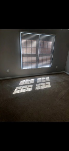 Building Photo - 35 Misty Meadow Ln