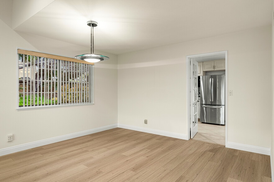 Building Photo - 817 Malone Dr