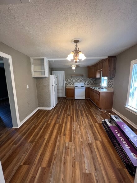 Building Photo - 1509 Humes Ave NE