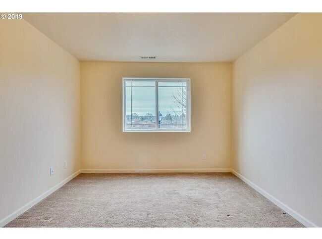 Building Photo - 5113 SE Lone Oak St