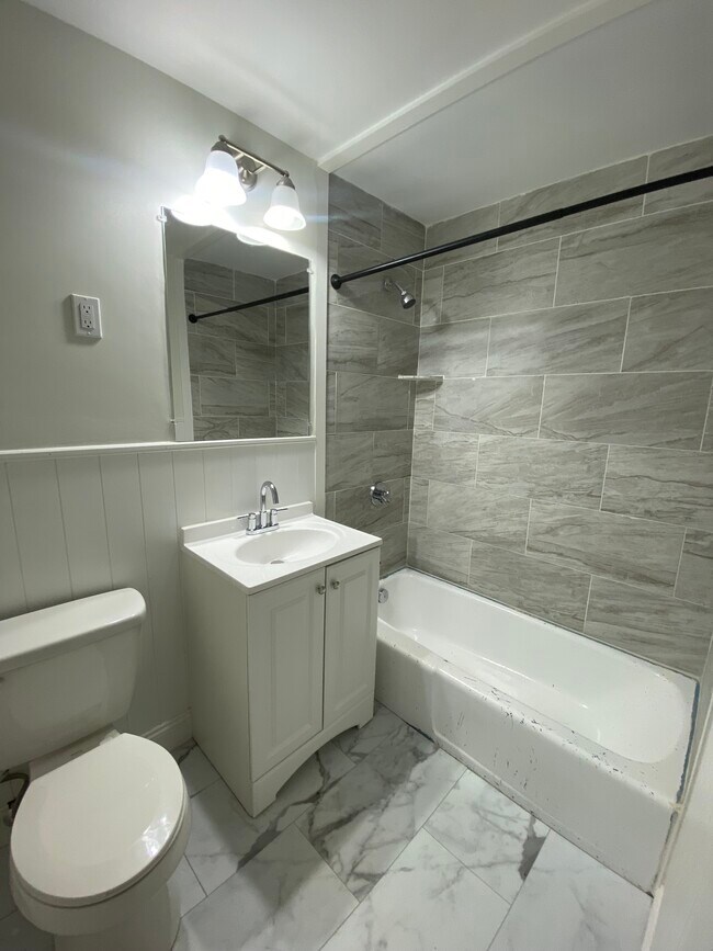 Building Photo - 260 Mt Auburn St