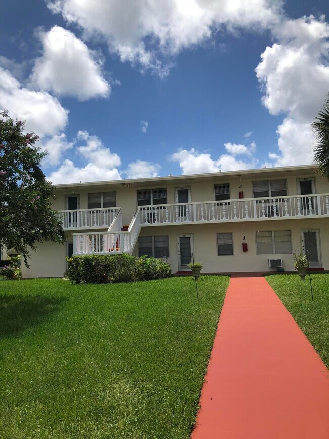 Building Photo - 227 Norwich J