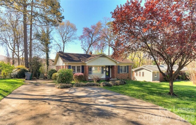 Building Photo - 1308 Mockingbird Ln