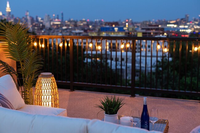 Building Photo - 260 Palisade Ave