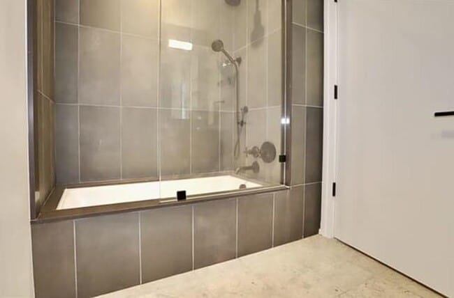 Building Photo - 1425 Hudson St