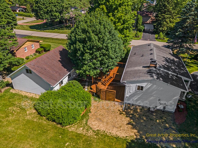 Building Photo - 3624 Maple Dr