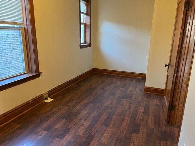 Building Photo - 4154 W 21st Pl