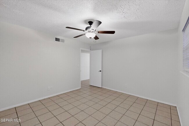 Building Photo - 1509 Lost Padre Mine Dr