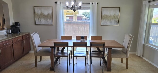 Building Photo - 1112 Sugar Brook Dr