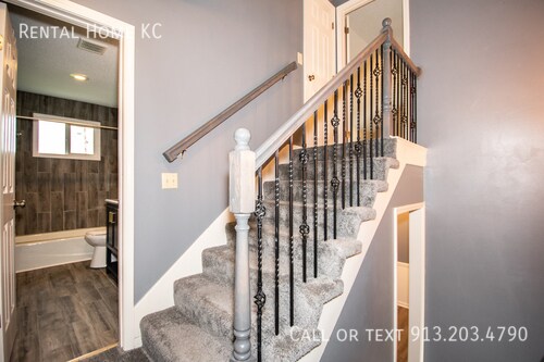 Building Photo - 2116 E 144th St