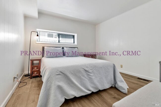 Building Photo - San Rafael View Home with Modern Upgrades!