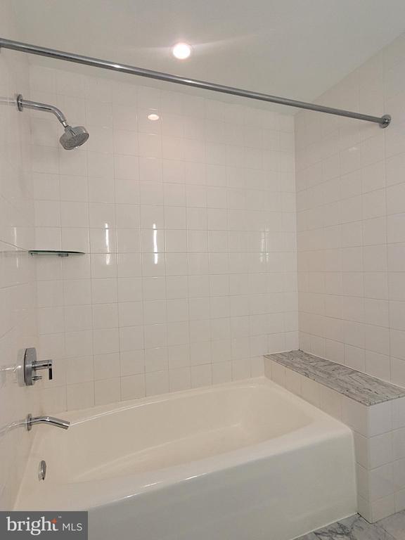 Building Photo - 219 S 18th St