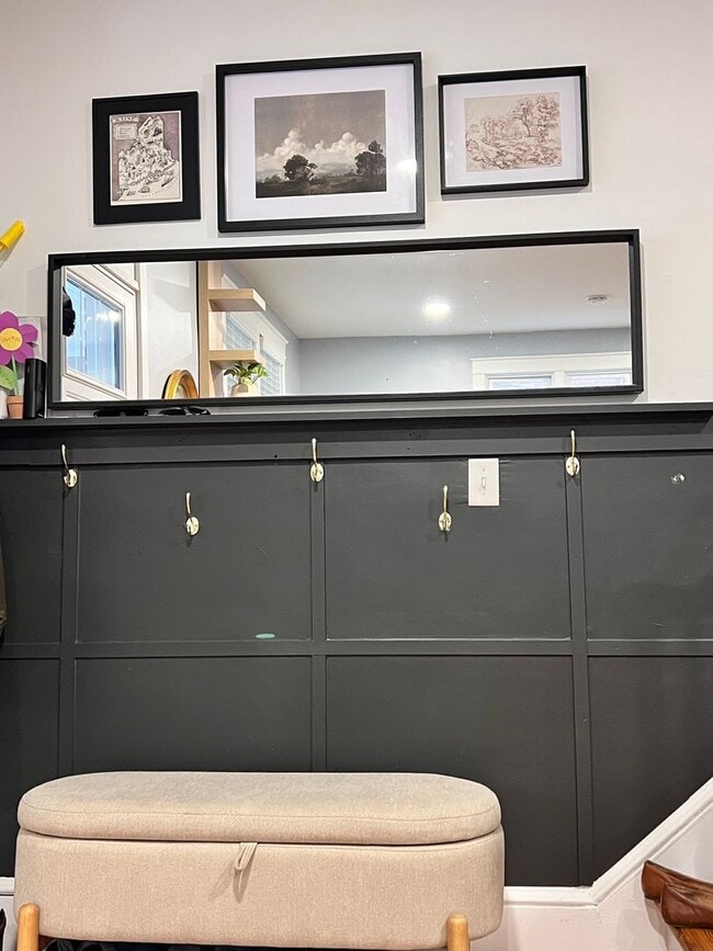 Building Photo - Charming Reynolds Ave Rental – Spacious Yard, Stylish Kitchen, Great Location