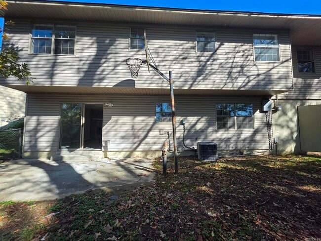 Building Photo - 216 Windhill Dr