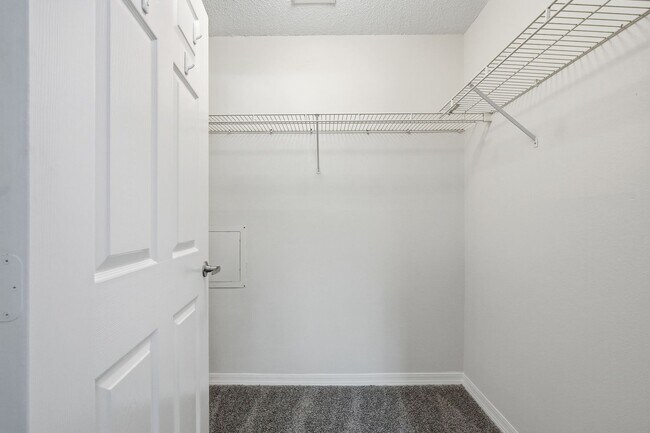 Building Photo - Highly Sought After GROUND-FLOOR Unit at Florida Club!  Pool View!!