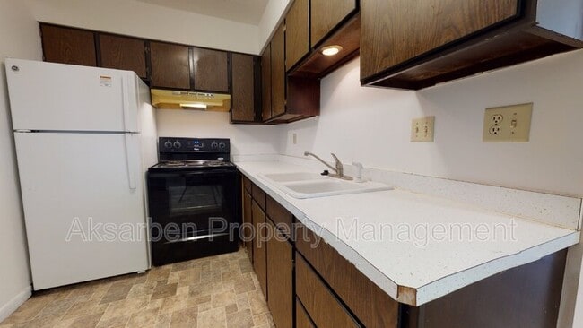 Building Photo - 311 E Spruce St
