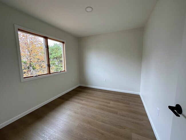 Building Photo - 263 Schuyler Ave