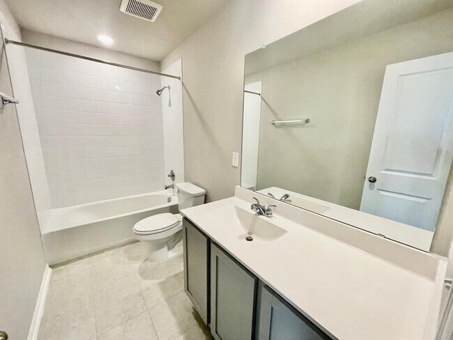 Building Photo - 6708 Covina Ln