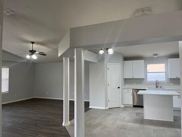 Building Photo - 1995 Catline Cir