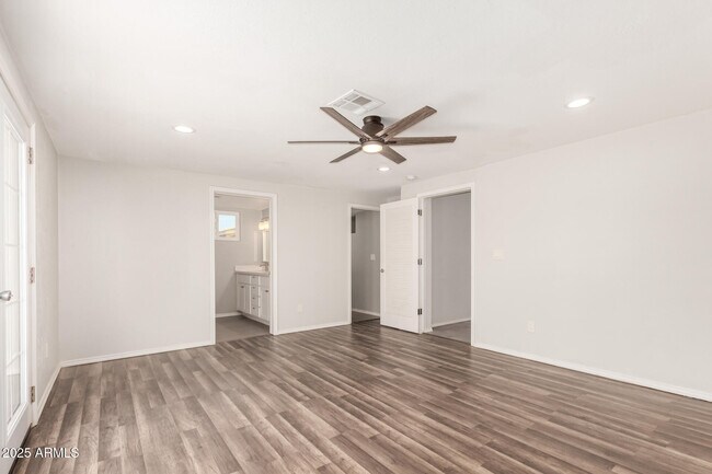 Building Photo - 2314 W Weldon Ave