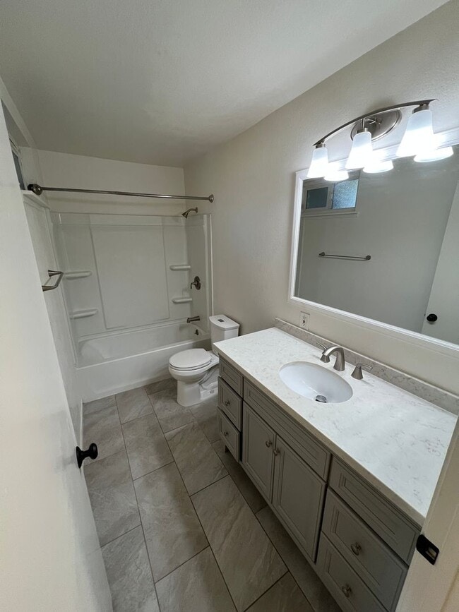 Building Photo - 11170 Poplar St