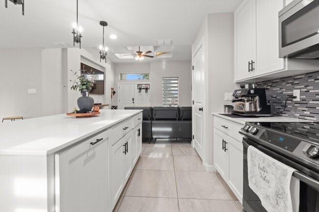 Building Photo - 5418 Travesia Ct