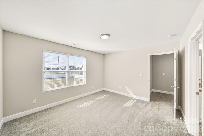 Building Photo - 11507 Vly Oaks Ln