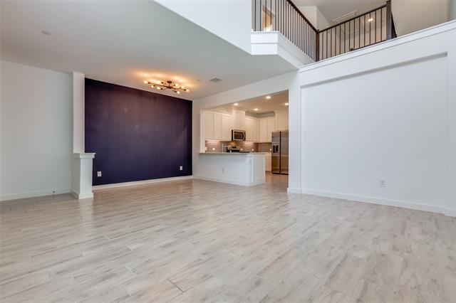 Building Photo - 3925 Cresthill Dr