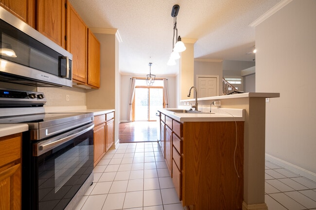 Building Photo - 17870 Cobblestone Way