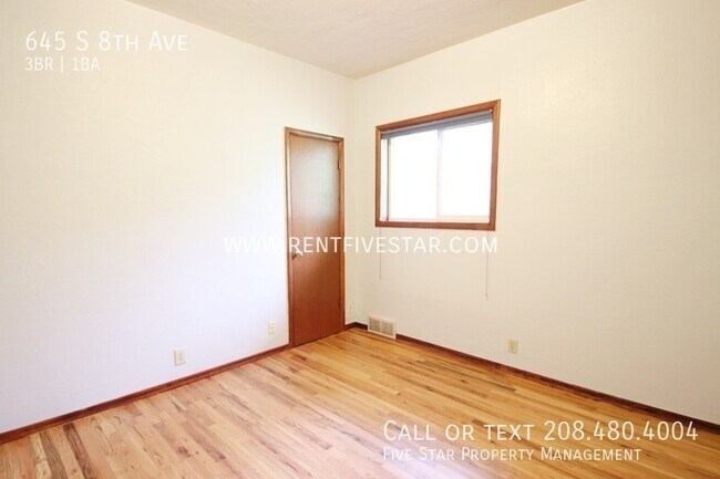 Building Photo - 645 S 8th Ave