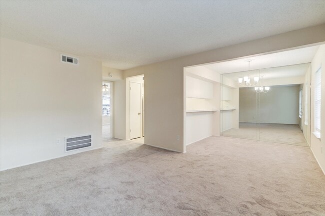 Building Photo - 3131 Southwest Fwy