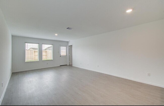 Building Photo - 18027 Valle Cupa Ln