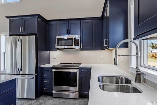 Building Photo - 118a Kirkland Ave